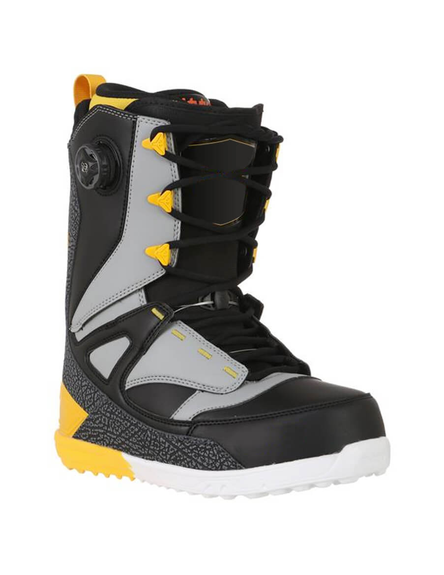 Yellow_boots_02.jpg