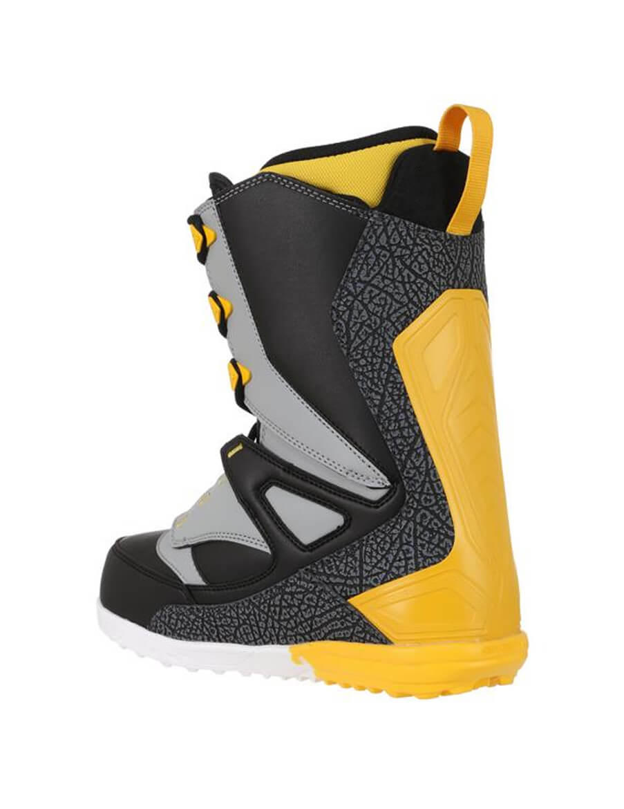 Yellow_boots_03.jpg